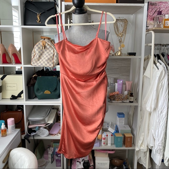 Dresses & Skirts - Salmon satin dress